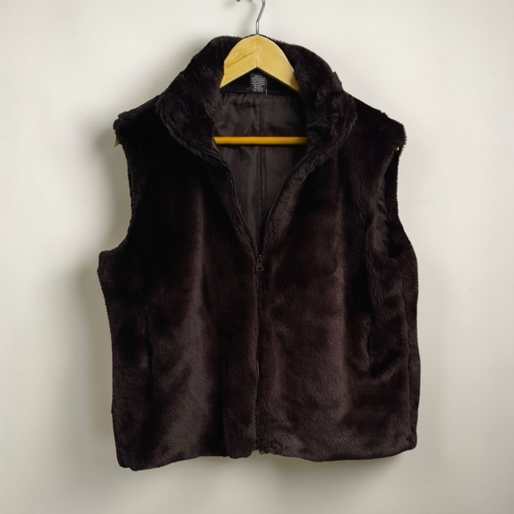 New York and Company Black Faux Fur Vest size Large - Picture 2 of 6